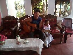 Thevindu guest & red mud resturent