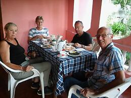 Thevindu guest & red mud resturent