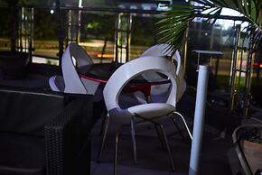 Caesar'S Luxury Hotel