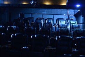 Caesar'S Luxury Hotel