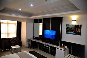 Caesar'S Luxury Hotel