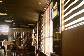 Caesar'S Luxury Hotel