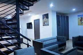 Caesar'S Luxury Hotel