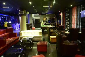 Caesar'S Luxury Hotel