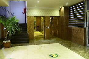 Caesar'S Luxury Hotel