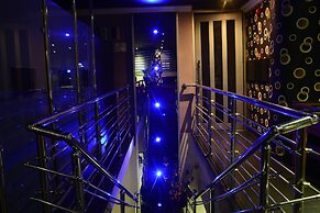 Caesar'S Luxury Hotel