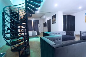 Caesar'S Luxury Hotel