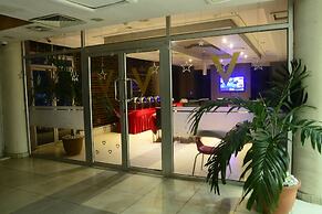 Caesar'S Luxury Hotel