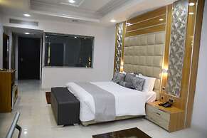 Caesar'S Luxury Hotel