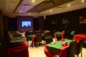 Caesar'S Luxury Hotel