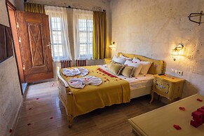 Eagle Cave Inn