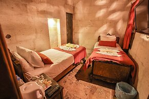 Eagle Cave Inn