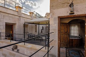 Eagle Cave Inn