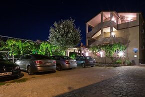 Apartments Sanic 518