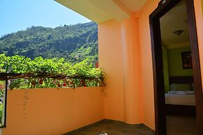 Hotel La Chimenea Casa De Piedad