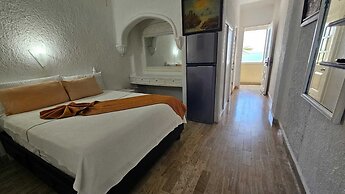 Cancun Plaza Condo Hotel