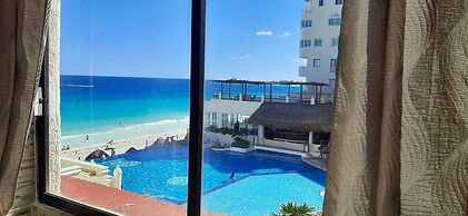 Cancun Plaza Condo Hotel
