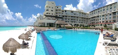 Cancun Plaza Condo Hotel