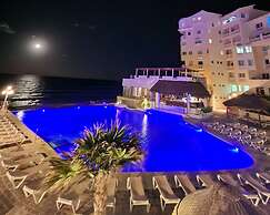Cancun Plaza Condo Hotel