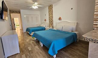 Cancun Plaza Condo Hotel