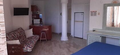 Cancun Plaza Condo Hotel