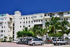Cancun Plaza Condo Hotel
