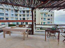 Cancun Plaza Condo Hotel