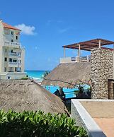 Cancun Plaza Condo Hotel