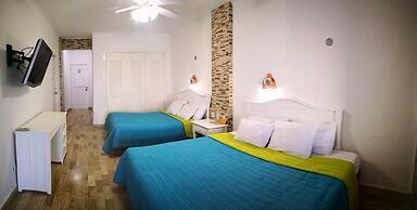 Cancun Plaza Condo Hotel