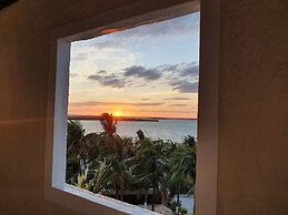 Cancun Plaza Condo Hotel