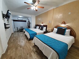 Cancun Plaza Condo Hotel