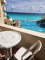Cancun Plaza Condo Hotel
