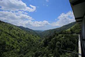 Ella Mount Heaven Hotel