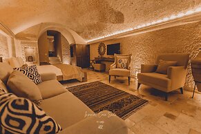 Nino Cave Suites