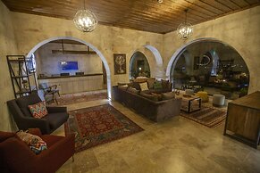 Nino Cave Suites