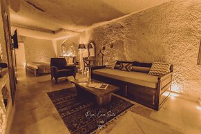Nino Cave Suites