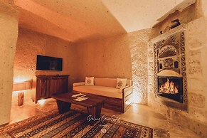 Nino Cave Suites