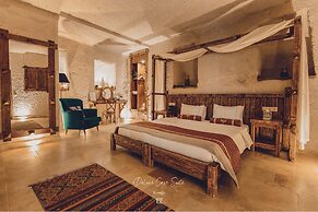 Nino Cave Suites