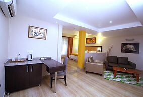 La Cour Hotel Apartments