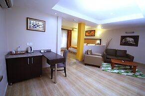 La Cour Hotel Apartments