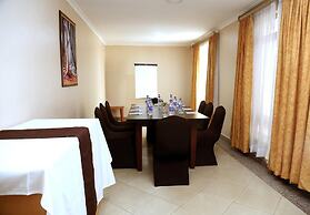 La Cour Hotel Apartments