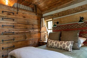 Eleven Taylor River Lodge