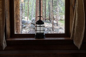 Eleven Taylor River Lodge
