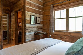 Eleven Taylor River Lodge