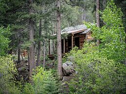 Eleven Taylor River Lodge