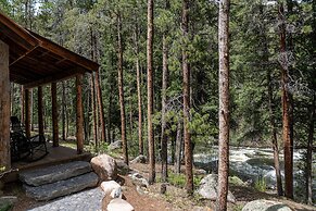 Eleven Taylor River Lodge