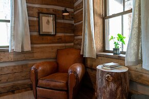 Eleven Taylor River Lodge
