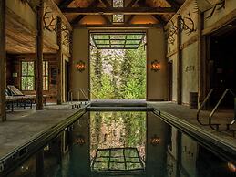 Eleven Taylor River Lodge