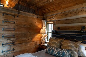 Eleven Taylor River Lodge