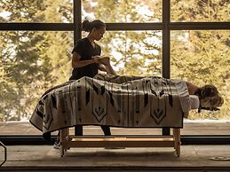 Eleven Taylor River Lodge